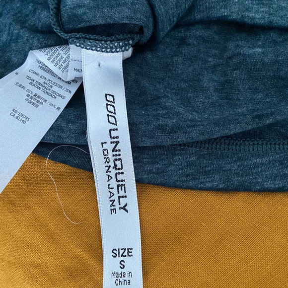 Never worn Lorna Jane tank - Picture 2 of 2